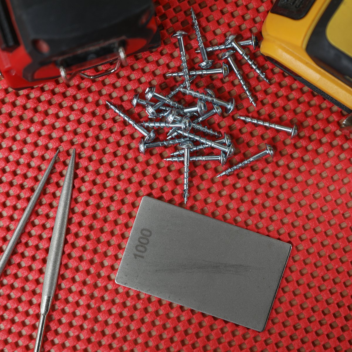 Tenura Non-Slip Mat for Workbenches and Workshops